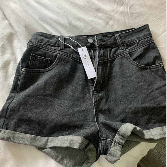 NWT High Waisted Black Denim Shorts - Picture 2 of 4